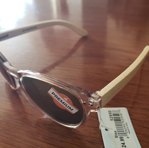 Piranha Bamboo sun glasses NWT UNISEX - Picture 3 of 10